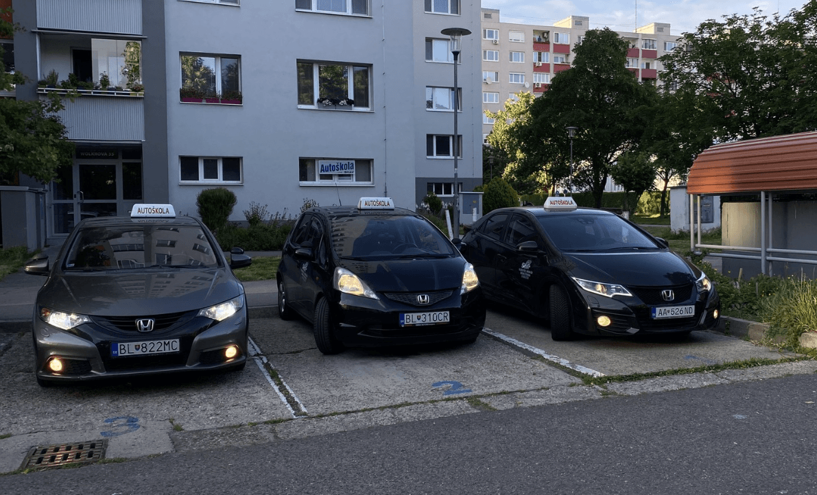 Vozidlá autoškoly Star — moderný vozový park